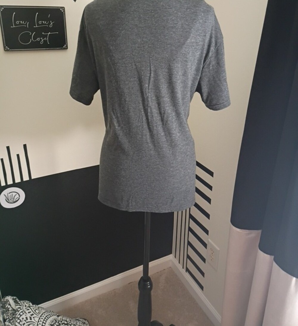 Women's Gray Breast Cancer Awareness Tee Sz. Lg. - Picture 3 of 3